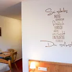 בית הארחה House Of Happiness By Apartmentglueck